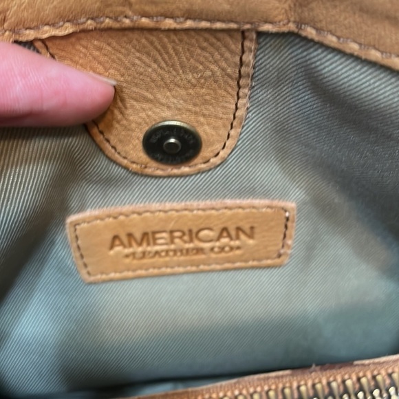 AMERICAN Leather Co. Crossbody purse - Picture 7 of 12